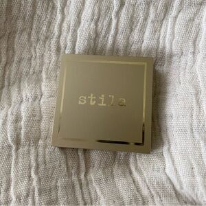 Stila Kitten eye shadow compact